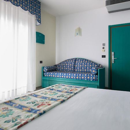 Hotel Brioni Mare Лидо ди Йезоло Екстериор снимка