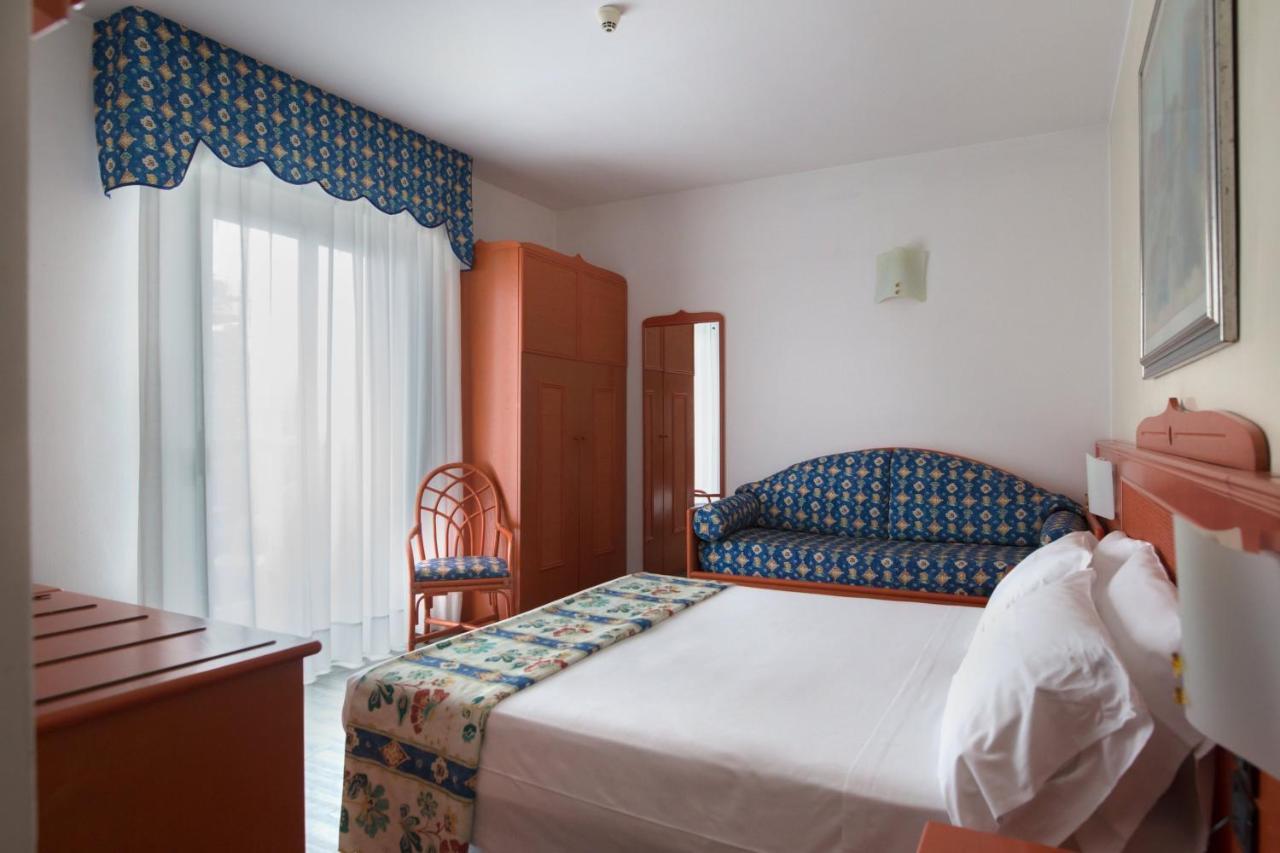 Hotel Brioni Mare Лидо ди Йезоло Екстериор снимка